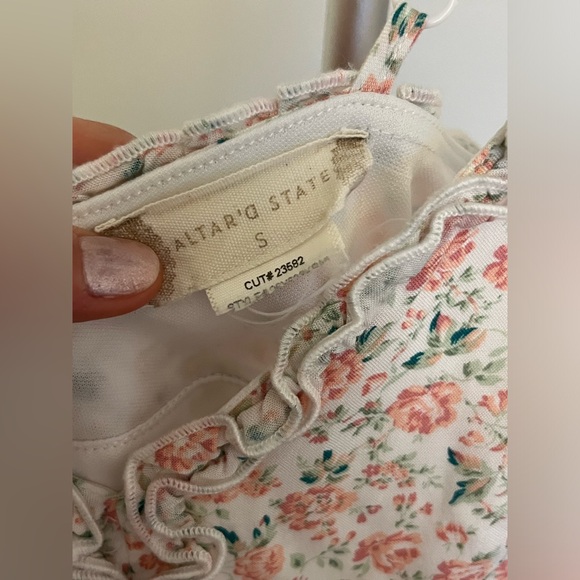 Altar'd State Serenity Short Strappy Ruffle Romper Pink Floral White - Picture 4 of 9